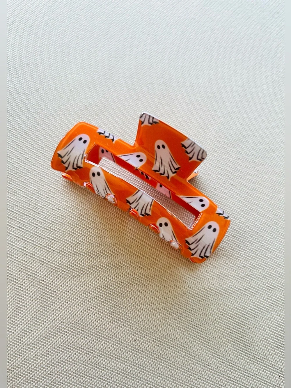Y2K Style Halloween Ghost Acrylic Claw Clip - Picture 2 of 6